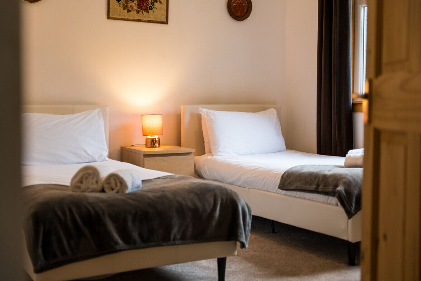 Desk, iron/ironing board, travel cot, WiFi