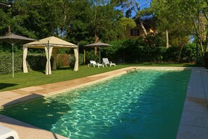 Seasonal outdoor pool - Suite Orchidea Seaside and Pool (San Vincenzo)
