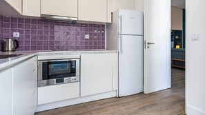 Microwave, stovetop, dishwasher, electric kettle - Ando Living - Abrantes Flats - 14 (Lisbon)