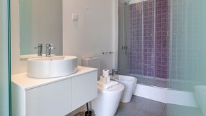 Shower - Ando Living - Abrantes Flats - 24 (Lisbon)