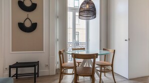 In-room dining - Ando Living - Abrantes Flats - 24 (Lisbon)