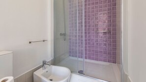 Shower - Ando Living - Abrantes Flats - 24 (Lisbon)
