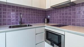 Microwave, oven, stovetop, dishwasher - Ando Living - Abrantes Flats - 34 (Lisbon)