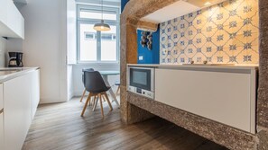 Microwave, stovetop, dishwasher, electric kettle - Ando Living - Abrantes Flats - 33 (Lisbon)