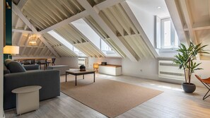 TV - Ando Living - Abrantes Flats - 42 (Lisbon)