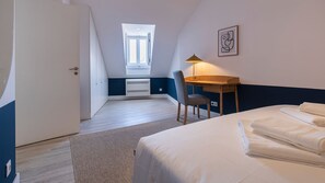 2 Schlafzimmer, Bügeleisen/Bügelbrett, kostenlose Babybetten, Bettwäsche