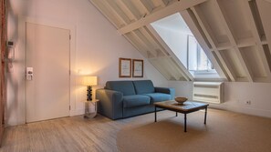 TV - Ando Living - Abrantes Flats - 41 (Lisbon)