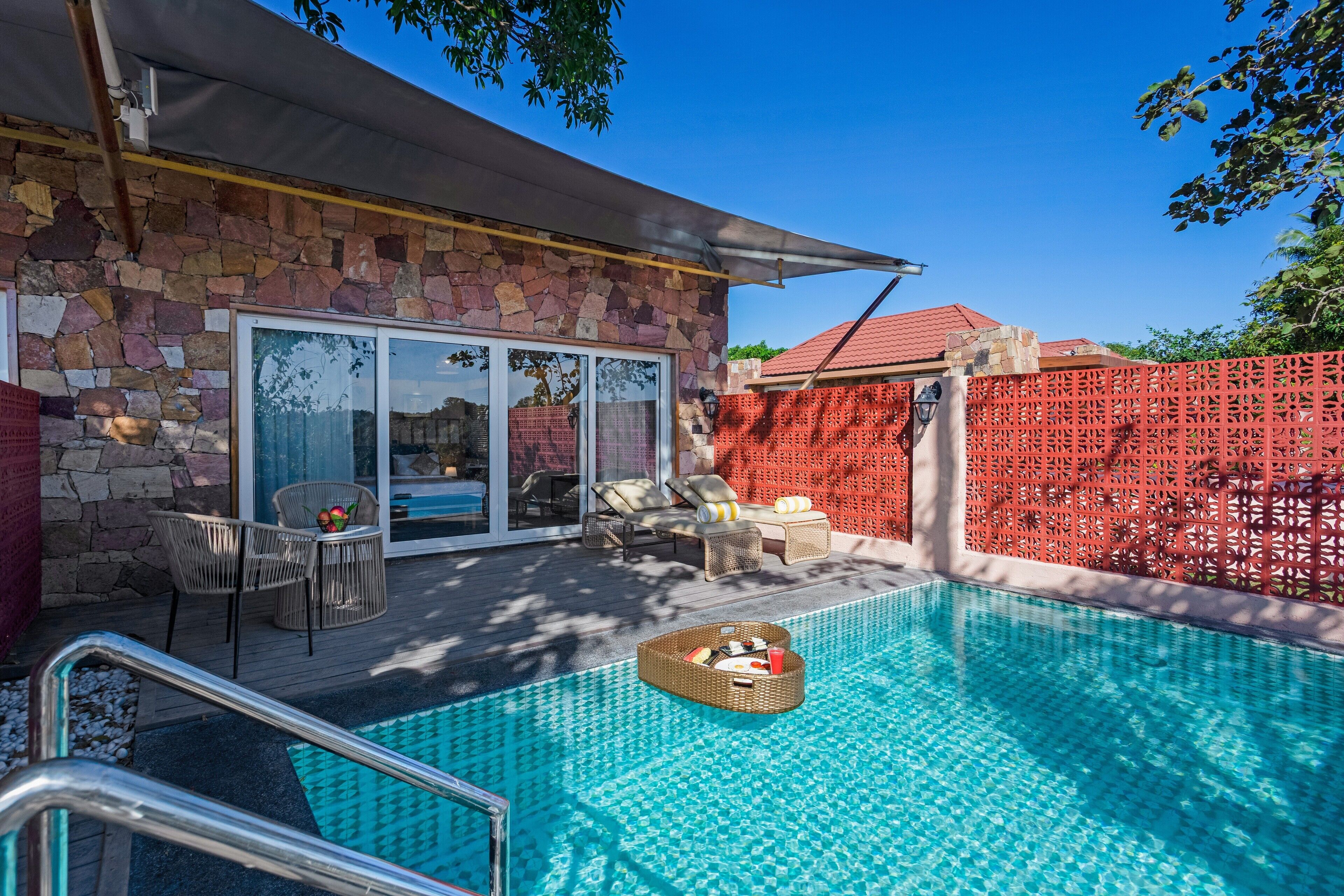 In-room safe, iron/ironing board, free WiFi, bed sheets