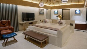 خزنة داخل الغرفة ومكواة/لوح كي وواي فاي مجانًا وملاءات أسرّة