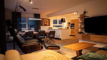 TV connectée, livres, chaßne hi-fi