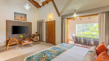 Suite, River View | In-room safe, desk, free WiFi