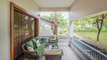 Cottage, Bathtub, River View | Balcony