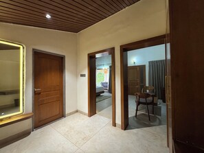 スイート リバービュー | セーフティボックス (室内)、デスク、WiFi (無料)