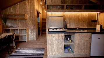 Comfort Tent, Courtyard View | Private kitchen