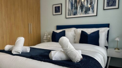 Modern high spec 5 bed home by wembley stadium.