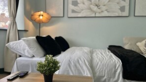 Room - Modern high spec 5 bed home by wembley stadium. (Greater London)