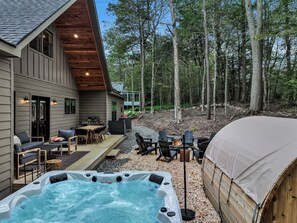 Terrace/patio - Golf Sim, Game-Movie Room, Speakeasy Lounge, Hot tub, Sauna, Arcade Games! (Tobyhanna)