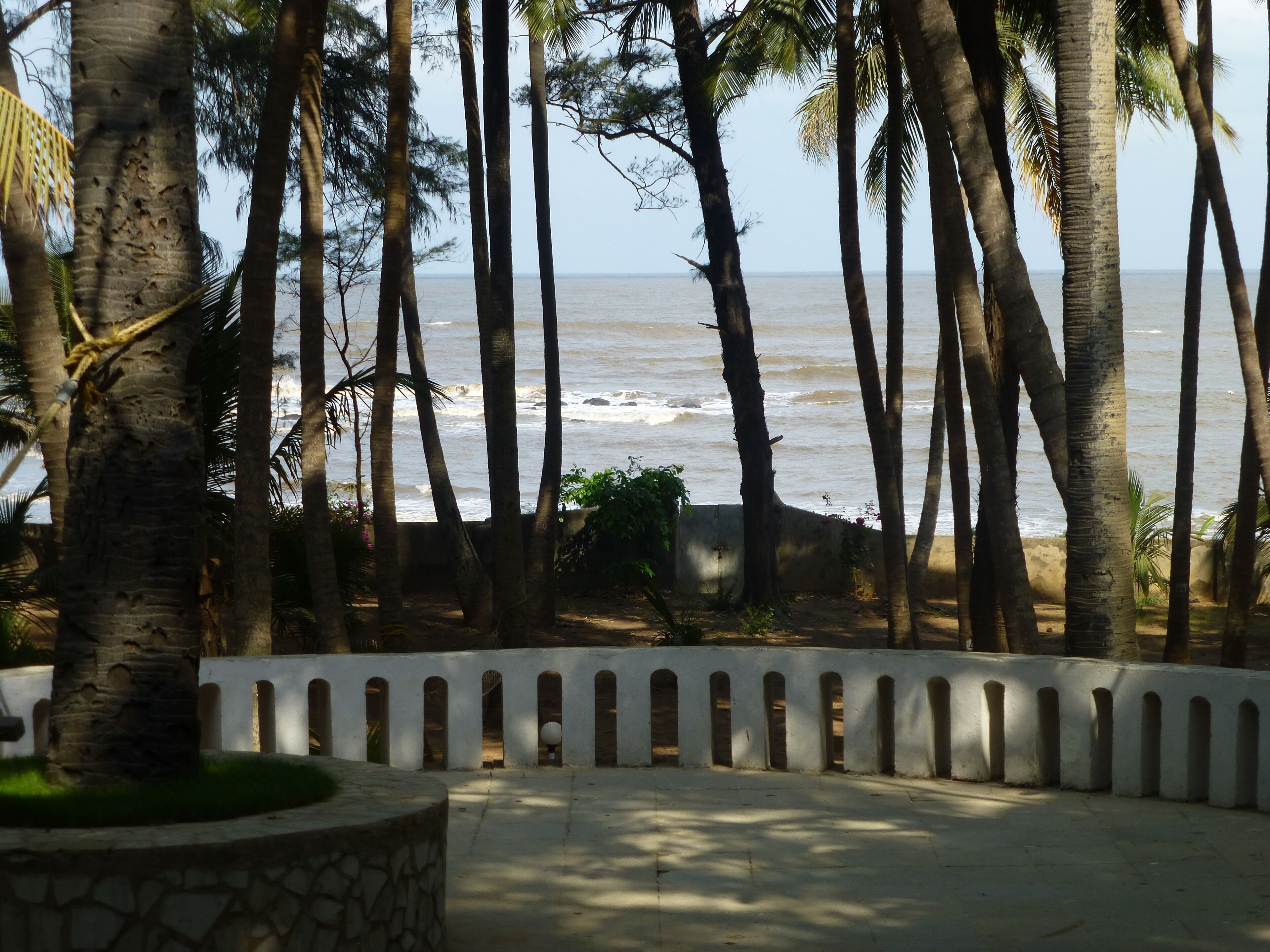 A la platja i platja de sorra blanca 