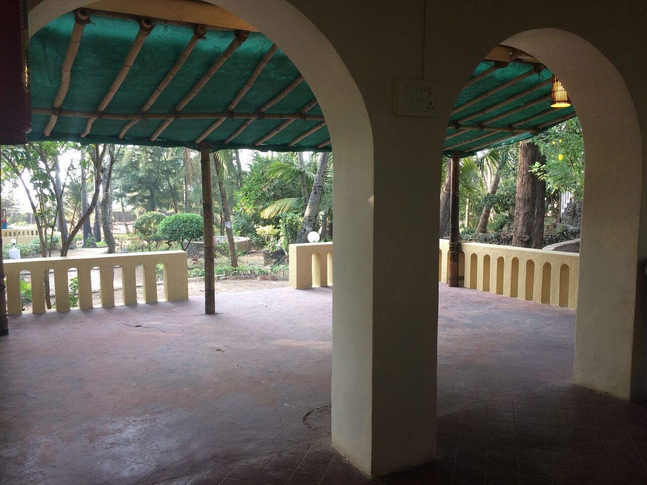 Casa rural bàsica | Roba de llit d'alta qualitat, mobiliari individual i cortines opaques 