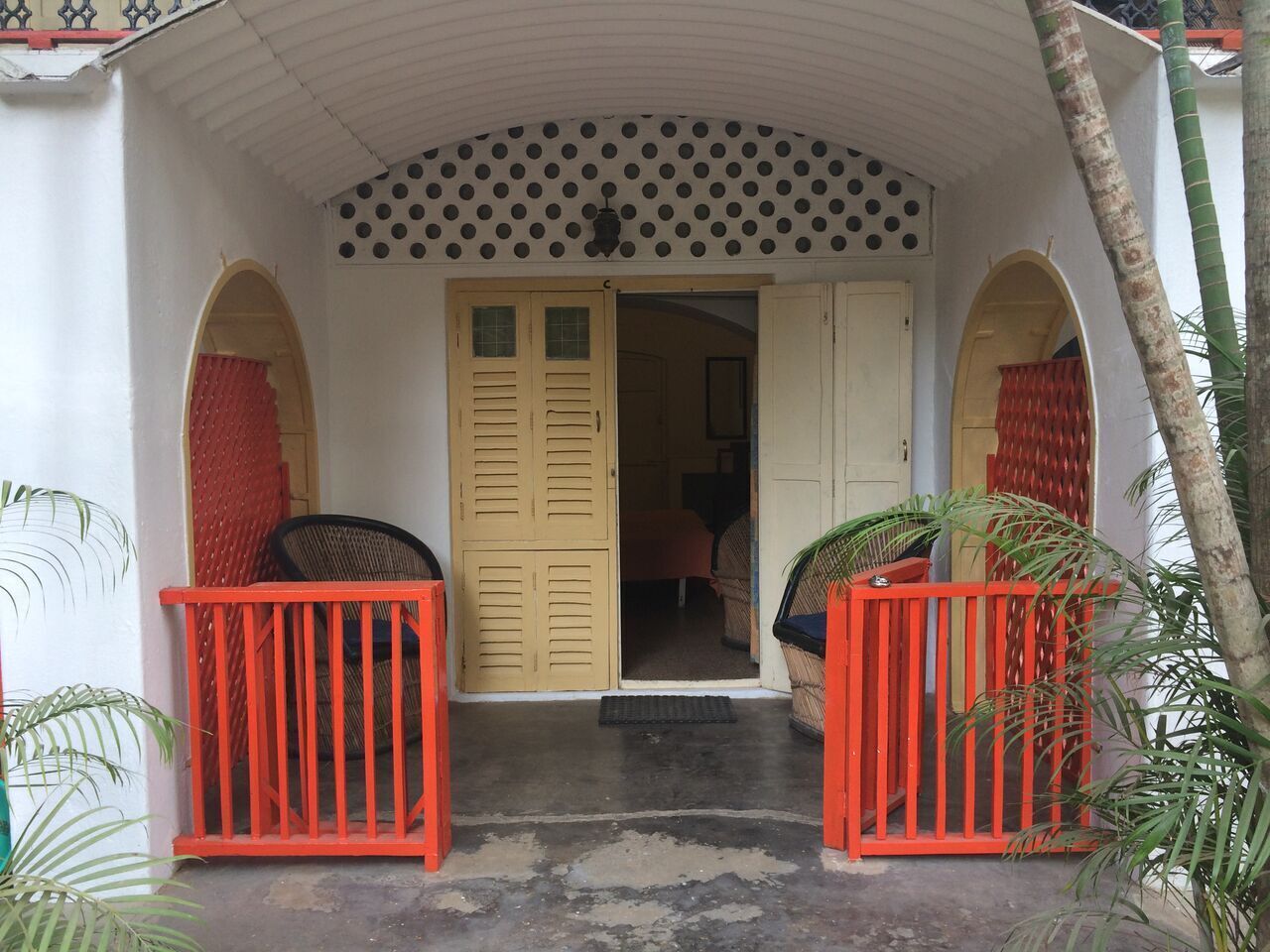 Habitació superior | Roba de llit d'alta qualitat, mobiliari individual i cortines opaques 