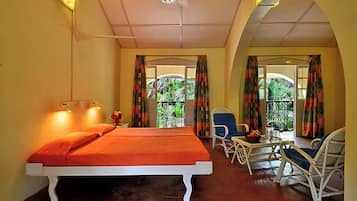 Lägenhet Basic | Sängtillbehör av högsta kvalitet, unika möbler och mörkläggningsgardiner