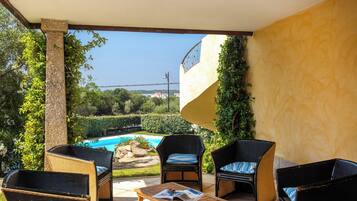 Comfort-Zimmer, Poolblick | Terrasse/Patio