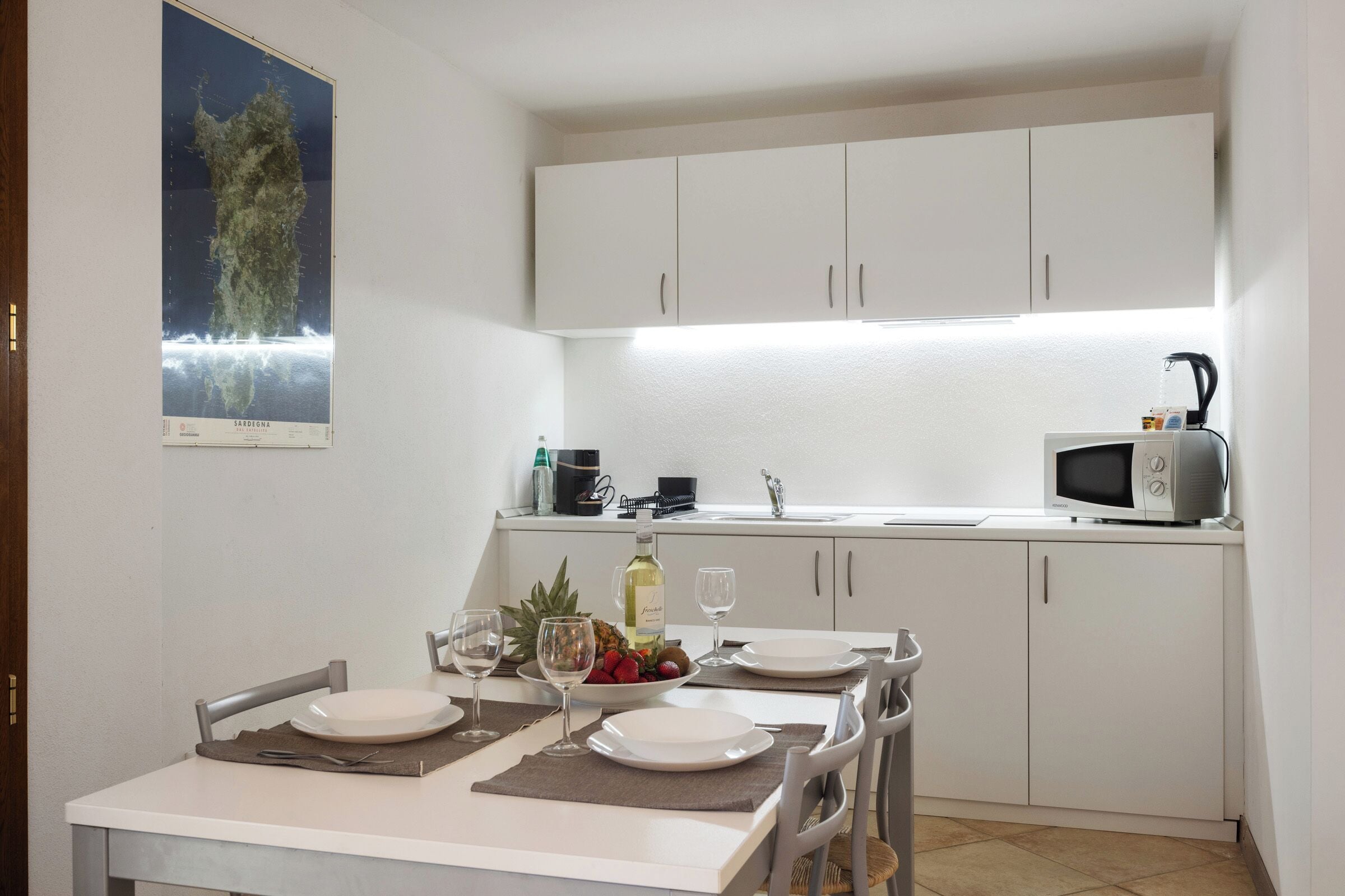 Chambre Confort, vue piscine | Cuisine privée