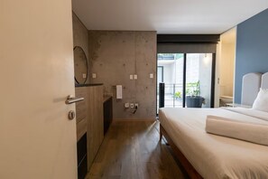 2 bedrooms, iron/ironing board, WiFi, bed sheets - Chic 2-bed condo in heart of Condesa with AC, high-speed internet (Ciudad de México)