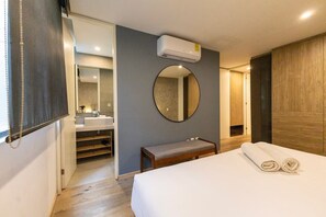 2 bedrooms, iron/ironing board, WiFi, bed sheets - Chic 2-bed condo in heart of Condesa with AC, high-speed internet (Ciudad de México)