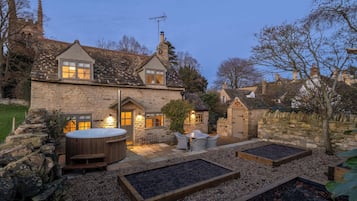 Bain à remous extérieur