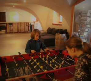 Games room - Fox Cabin: Unique Cabin with Mountain Views (Prébois)