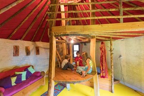Children's area - Fox Cabin: Unique Cabin with Mountain Views (Prébois)