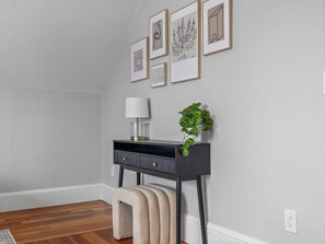 Interior - Retreat | Game Parking Outdoor BBQ Tufts Harvard (Somerville)