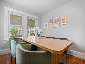 Dining - Retreat | Game Parking Outdoor BBQ Tufts Harvard (Somerville)