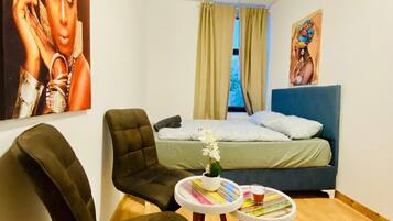 Basic Apartment | Iron/ironing board