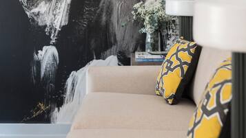 Apartamento standard, 2 quartos, terraço | Ferros/tábuas de passar roupa, Wi-Fi de cortesia