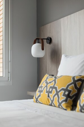 Studio Tiêu chuẩn, 1 giường đôi | Bàn ủi/dụng cụ ủi quần áo, truy cập Internet không dây miễn phí 