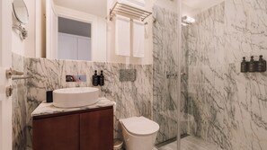Shower - Ando Living - Abrantes 50 House - 102 (Lisbon)