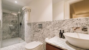 Shower - Ando Living - Abrantes 50 House - 101 (Lisbon)