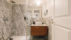 Shower - Ando Living - Abrantes 50 House - 302 (Lisbon)