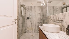 Shower - Ando Living - Abrantes 50 House - 406 (Lisbon)