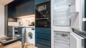 Microwave, oven, stovetop, dishwasher - Ando Living - Abrantes 50 House - 505 (Lisbon)