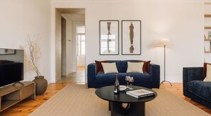 TV - Ando Living - Corpo Santo House - 401 (Lisbon)