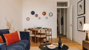 TV - Ando Living - Corpo Santo House - 203 (Lisbon)