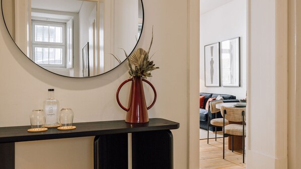 TV - Ando Living - Corpo Santo House - 203 (Lisbon)