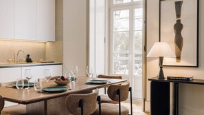 In-room dining - Ando Living - Corpo Santo House - 102 (Lisbon)