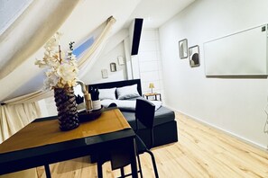Living area - Bright Room in Shared Apartment, for 2 Guests (Vienna)