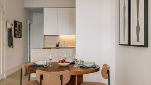 In-room dining - Ando Living - Corpo Santo House - 101 (Lisbon)
