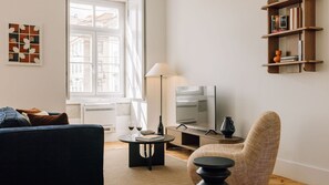 TV - Ando Living - Corpo Santo House - 101 (Lisbon)