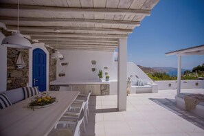 Outdoor dining - Villa Talassa - My Rental Homes (Mykonos)
